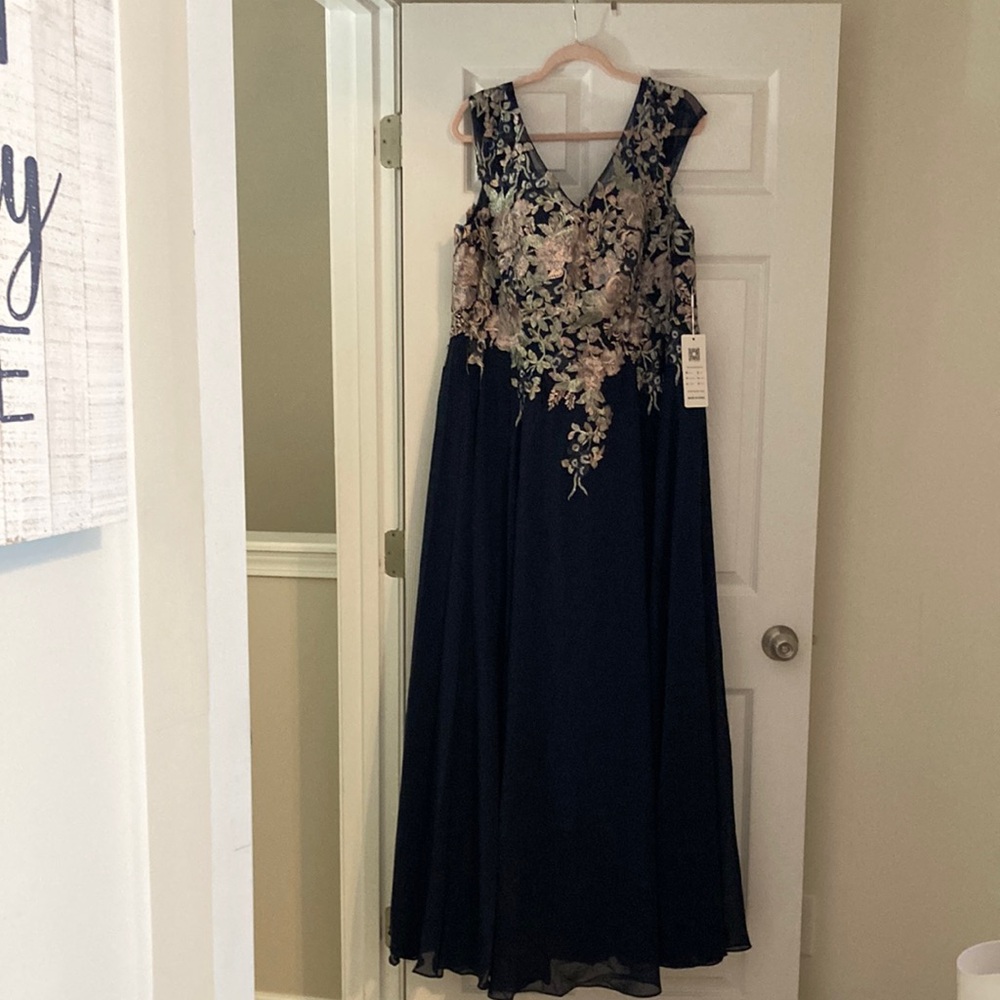 Embellished Blue and Cream Sleeveless V-Neck Gown for Prom